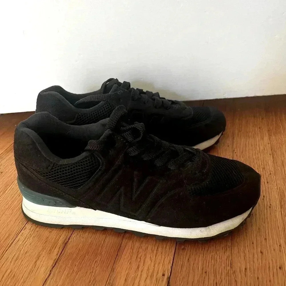 New Balance 574 Sonic Black
Boys' Grade School size 4.5 - Picture 6 of 8